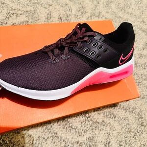 🎉Ladies Nike Sneakers